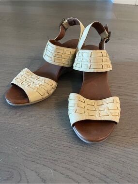 Women’s Pale Yellow Woven Leather Open-Toe Sandals